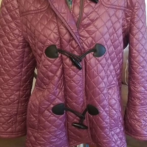NOTABLE DISTINCTION❣️BURBERRY JACKET. Price Firm - Picture 2 of 12